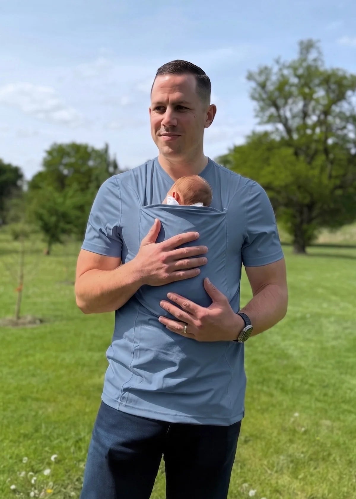 PapaCâlin™ – Gardez votre bébé contre vous tout en retrouvant vos mains libres